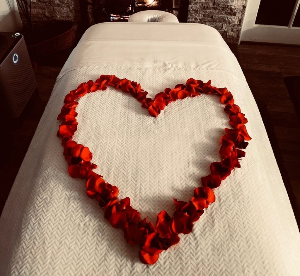 cama para masaje decorada especialmente 